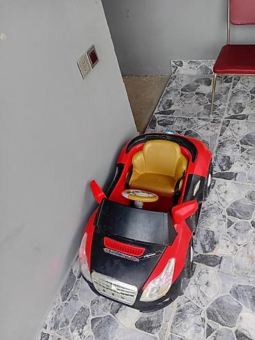 usag masini: Uşaq elektrik maşını – idman kupe dizaynı - Rəng: qara/qırmızı — 1