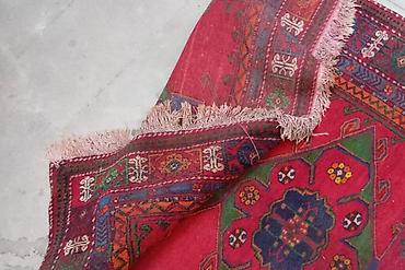 evde qırmızı şam yandırmaq: Qedemi xalça — 3