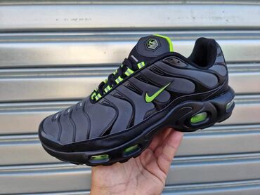 nike air vapormax plus: TN nepromocive 
Brojevi od 36 do 46 
Cena 3.500 dinara
Sifra B7