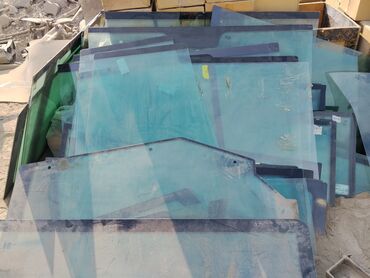 Стекла и комплектующие: Лобовой передний задний боковой различных размеров и форм — 4