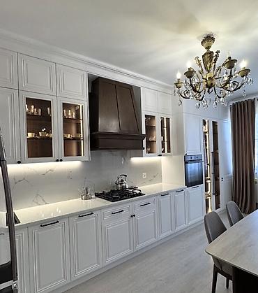 krem rengi metbex mebelleri: Klassik üslubda hazırlanmış modul tipli mətbəx mebeli komplekti - — 3