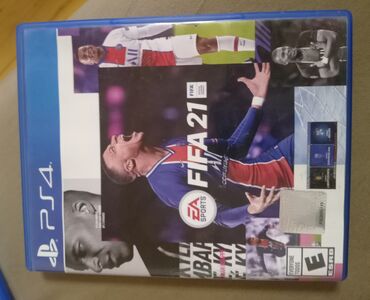 Oyun diskləri və kartricləri: Fifa 21 diski, disk problemsizdir, çox az işlənib oynanılmadığı üçün