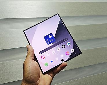 z fold 3: Samsung Galaxy Z Fold6, Б/у, 256 ГБ, цвет - Серебристый, 1 SIM, 2 SIM, eSIM — 1