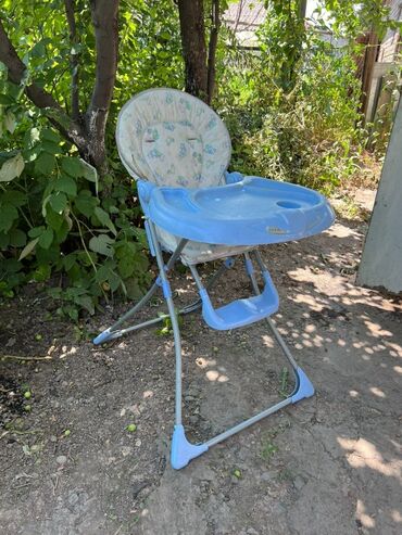 детский стол и стул: Стульчик для кормления Для девочки, Для мальчика, Б/у
