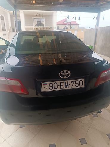 pirus 50 kuza: Toyota Camry sedan - Korpus: qara rəng, 4 qapı - Mühərrik: benzin, ön — 2