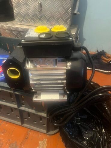 гибкий камень в баку: Su nasosu tezedir
unv bayil