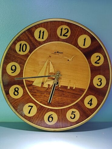 Антикварные часы: Настенные механические часы Маяк, инкрустация ценными породами дерева