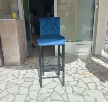 stolica za plažu akcija: Barska stolica od punog drveta 🪑 U ponudi je barska stolica izrađena
