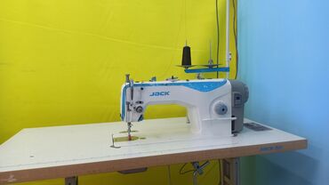 швейной машинки: Швейная машина Jack, Полуавтомат