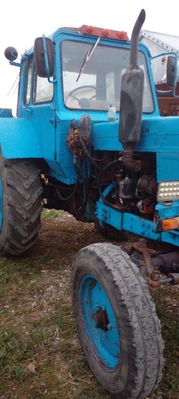 Traktorlar: Mavi rəngli təkərli traktor - Kabinli model, ön egzoz borusu və tavan — 6