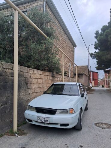 Daewoo: Daewoo Nexia: 1.5 l | Sedan
