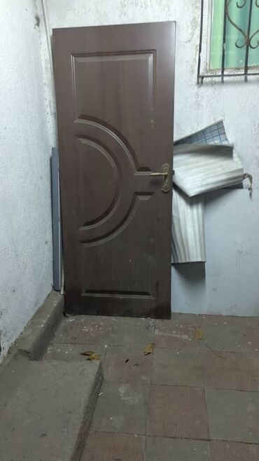 межкомнатная дверь бу: Ички эшик айнек менен, МДФ, Башка өлкө, түсү - Күрөң, 198 * x 80 см, Колдонулган