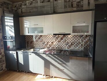 kreditle metbex mebelleri: Metbex mebeli satilir 700azn. Olcu 4m. Uzerinde qaz, moyka aspirator