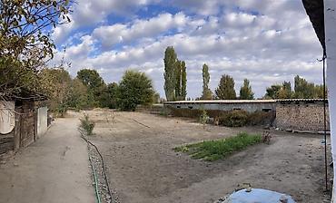 ак жар ж м: Жилой дом 🏡 с большим приусадебным участком, есть также веранда — 2