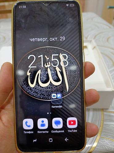 selfie: Telefon ideal vəziyyətdədir. Yaşlı adam işlədib. İlk istifadəçi özümüz — 1