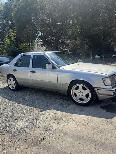 bud e9: Mercedes-Benz W124: 1995 г., 2.2 л, Механика, Бензин, Седан — 6
