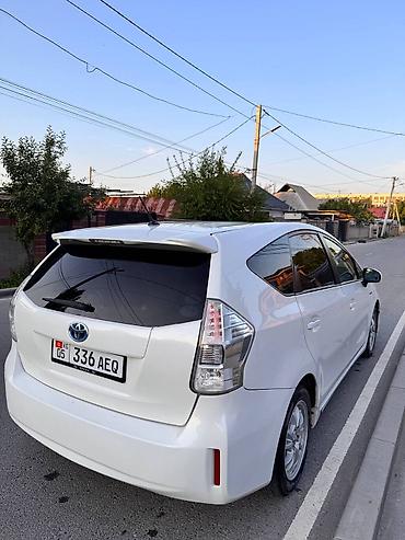 обмен на легковушку: Toyota Prius V: 2013 г., 1.8 л, Вариатор, Гибрид, Универсал — 5