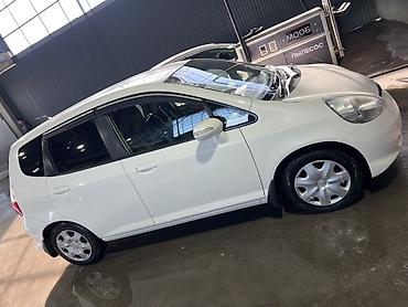подогрев на сиденье автомобиля: Honda Fit: 2005 г., Автомат, Бензин, Хэтчбэк — 2