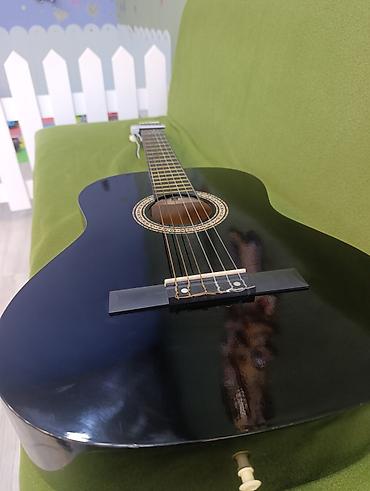 gitara klasik: Klassik akustik gitara – qara rəng - Korpus: tam ölçülü klassik — 5