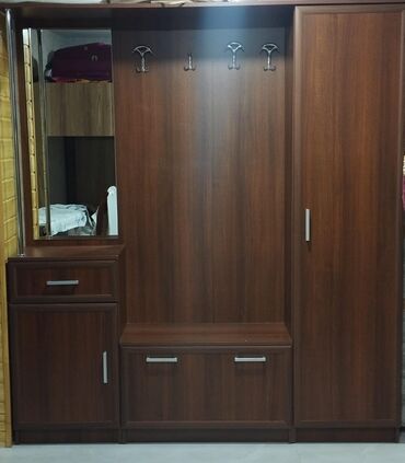 ayaqqabi ucun dolab: Yeni, Açılan, 3 qapılı Düz dolab, Ayaqqabı dolabı