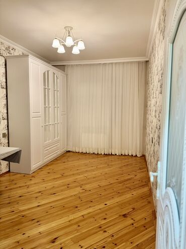 Qonaq otağı dəstləri: Satılır: tam həcmli qonaq otağı və yataq otağı mebel dəsti Qonaq — 8