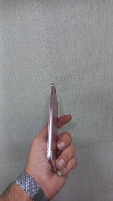 Digər mobil telefonlar: Satılır: 3 ədəd smartfon (şəkillərdə) 1) Apple iPhone (qara rəng) - — 28