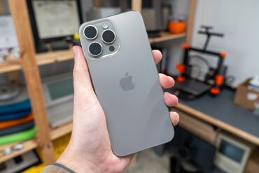 Техника и электроника: IPhone 15 Pro Max, Новый, 256 ГБ, Natural Titanium, Зарядное устройство, 88 %