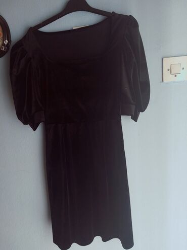 Ostala ženska odeća: Lot ženske odeće – 4 komada 1) Duga haljina, bež/nude ton - Dugi — 31