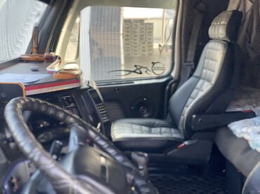 Тягачи: Тягач, Volvo, 2001 г., Без прицепа — 8