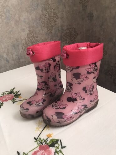 Çaydanlar: Uşaq yağmurluqları – çəhrayı rəng, Minnie Mouse naxışlı. - Material