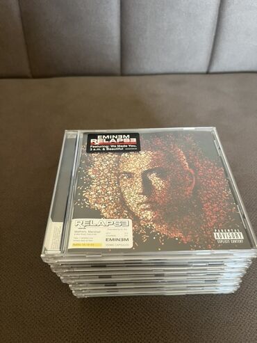 CD, DVD disklər və kassetlər: Məhsul: Eminem CD kolleksiyası Kolleksiyaya daxil olan albomlar
