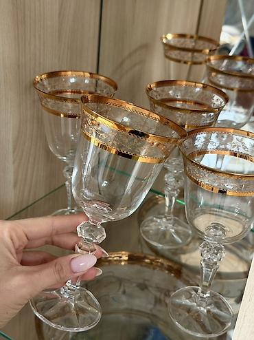сеалюкс набор: Продаются 4 изысканных чешских бокала с красивым резным узором в виде — 4