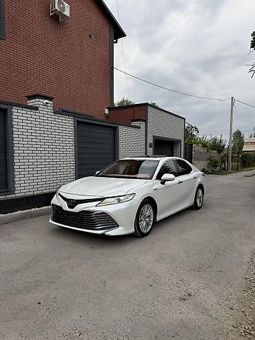 Продажа авто: Toyota Camry: 2019 г., 2.5 л, Вариатор, Гибрид, Седан — 2