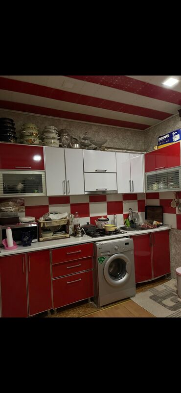 Çarpayılar: Metbex mebeli. Ölçü 2.66.elave olaraq qaz, moyka, aspirator verilir