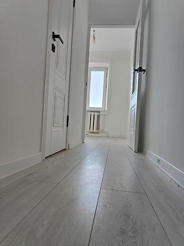 срочно продается однокомнатная квартира: 2 комнаты, 43 м², 4 этаж, Свежий ремонт — 3