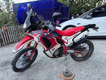 Мотоциклы: Эндуро/адвенчер мотоцикл Honda CRF 250 Rally (стилизованный в — 1
