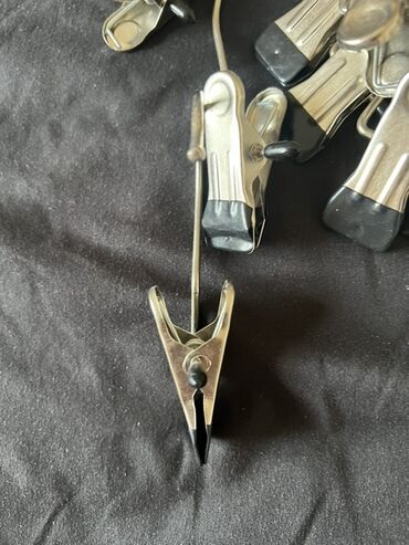 Mağaza asılqanları: 1 ədəd 1 manat 30 ədəddir Metal paltar asqısı klipləri – çoxlu sayda — 10