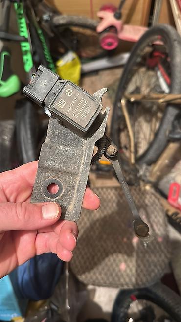 Другие детали салона: Большой ассортимент привозных запчастей из Японии, на Мерседесы — 26