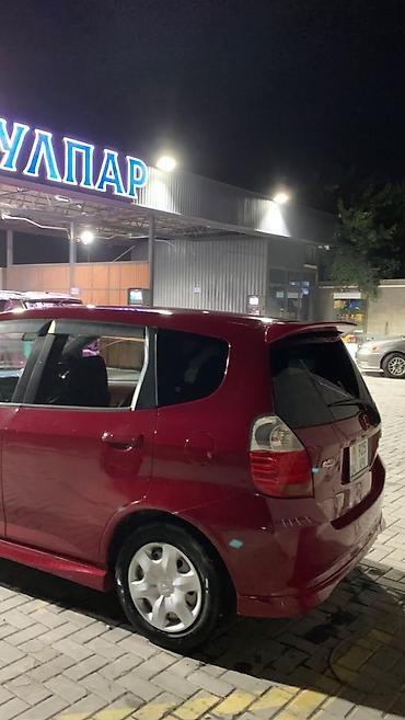 Honda: Honda Fit: 2002 г., 1.3 л, Автомат, Бензин, Хэтчбэк — 2