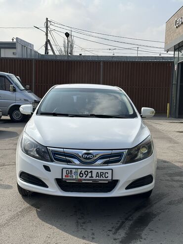 авто разбор ош: BYD : 2018 г., 2 л, Робот, Электромобиль, Седан