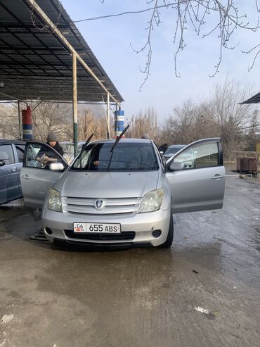 Toyota: Toyota ist: 2003 г., 1.3 л, Автомат, Бензин, Хэтчбэк