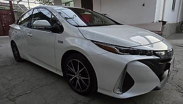 byd e2 2024: Toyota Prius: 2019 г., 1.8 л, Автомат, Гибрид, Лифтбек — 3