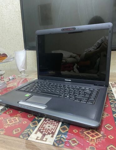 toshiba üçün adapter: İşlənmiş Toshiba, 15.4 ", 128 GB, Ünvandan götürmə