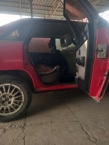 продаю связи с переездом: Audi 100: 1993 г., 2.2 л, Механика, Бензин, Седан