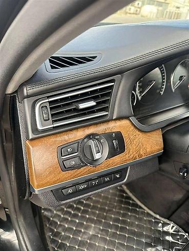 afdamabiler: BMW 750: 4.4 l | 2010 il Sedan — 8