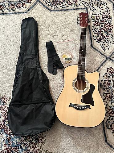 Гитары: Акустическая гитара с комплектом аксессуаров. Особенности: - — 8