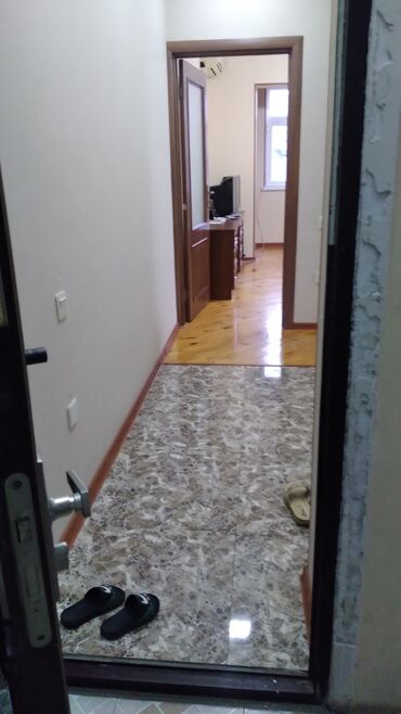 Otaqların günlük kirayəsi: KİRAYƏ OTAQ – MƏTBƏX VƏ SAN/QOVŞAQLI MƏNZİLDƏ - Geniş, işıqlı yataq