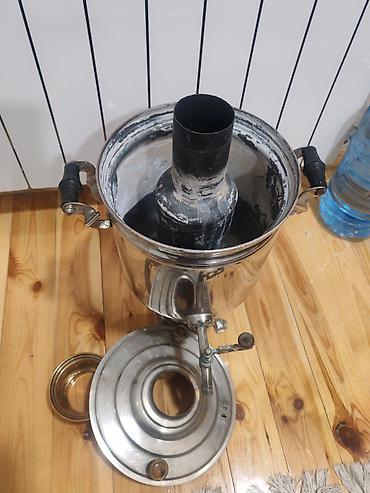 samovar qiyməti: 7 litir su tutur hec bir problemi yoxdu əla vəziyyətdədir qiyməti 220 — 2