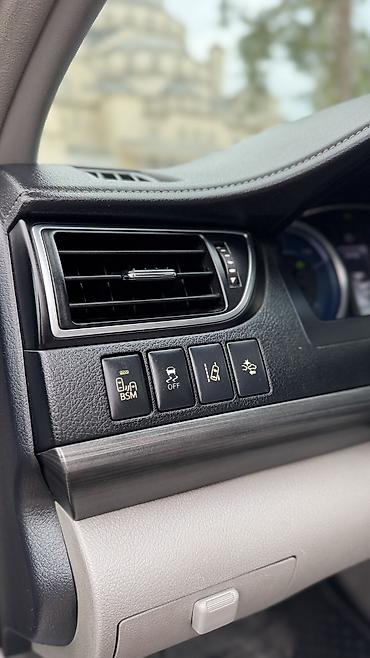 corolla 2016: Toyota Camry: 2017 г., 2.5 л, Автомат, Гибрид, Седан — 9