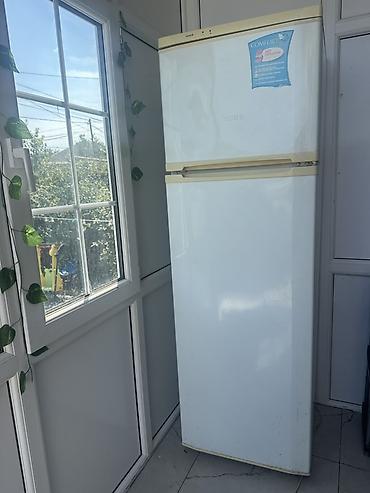İki kameralı soyuducu (yuxarıda dondurucu, aşağıda soyuducu bölmə) lalafo.az -da İki kameralı soyuducu (yuxarıda dondurucu, aşağıda soyuducu bölmə)